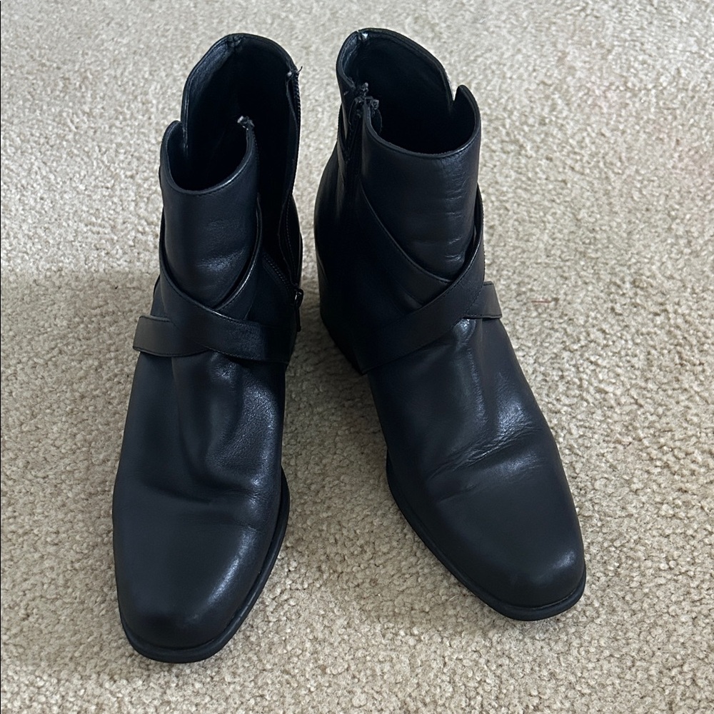 Aerosoles Black Leather Ankle Boots sz 8.5